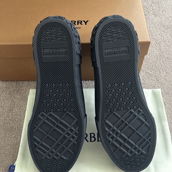 Burberry Jack Check Platform Low Top Sneaker - Picture 9 of 17